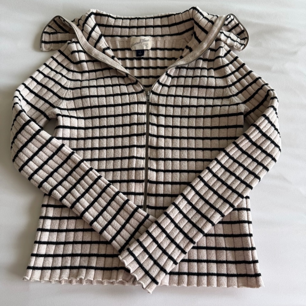 Universal Thread Black and Cream Grid Cardigan